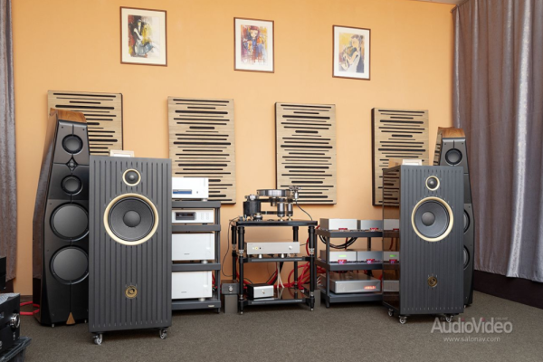Система с компонентами Thuono Audio, Omega Audio Concepts и AudioNostrum